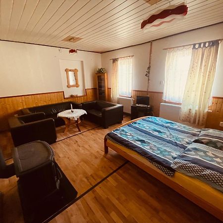 Pension Peklo Трутнов Экстерьер фото