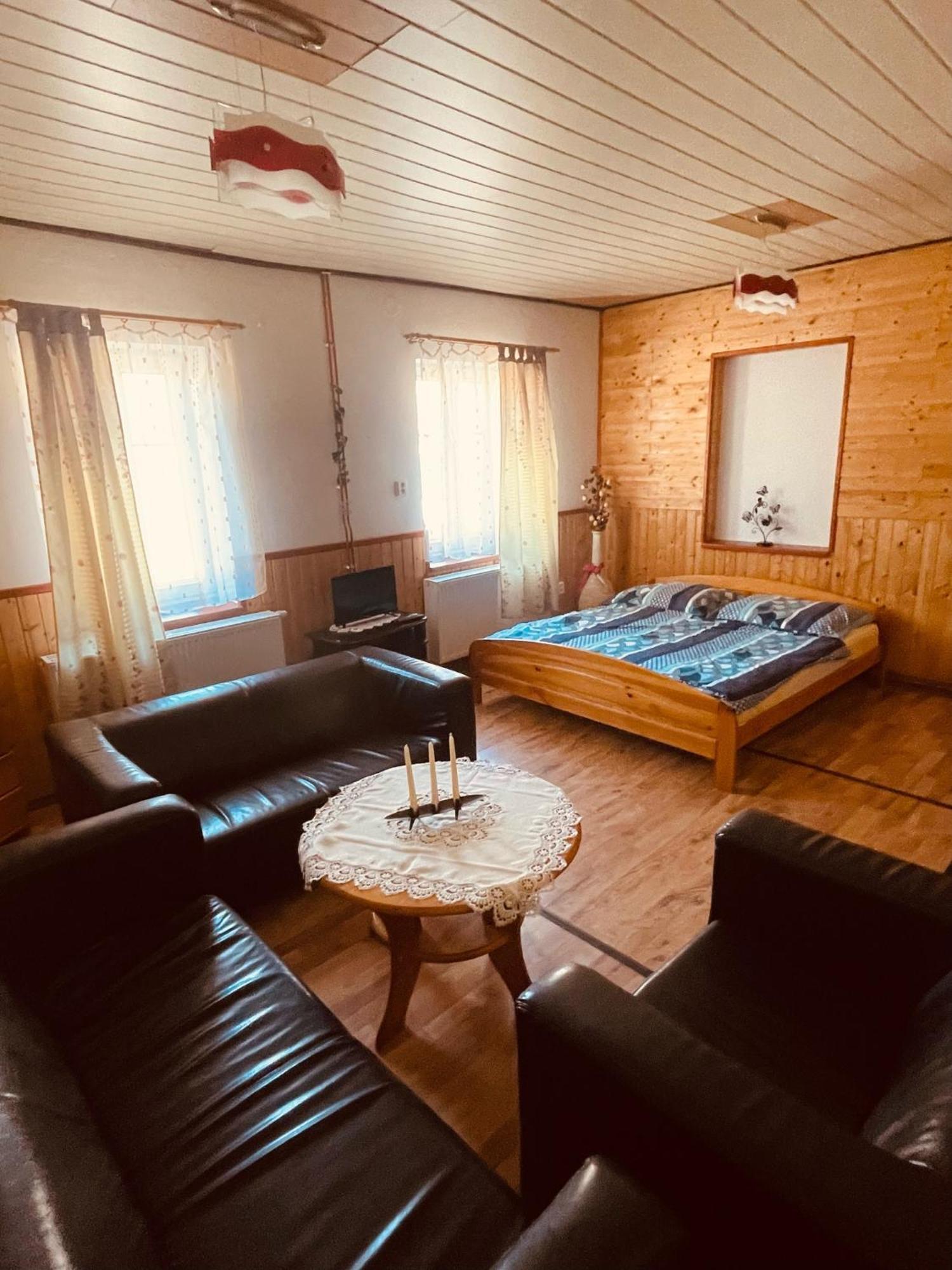 Pension Peklo Трутнов Экстерьер фото